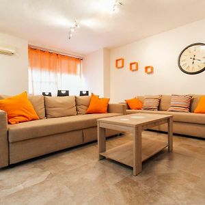 Wide And Diaphanous- 3Bd 2Bth- Alcazar
