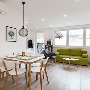 Appartement à 2 Chambres à Coucher
