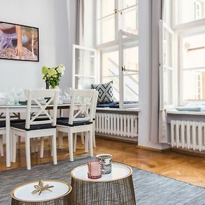 Square Apartment - Loftaffair
