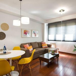 Apartamento Forum-Ciencias Con Piscina, Gym & Parking