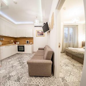 Sofia Pearl Life Apartment - No Window Apartment