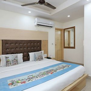 Oyo 9233 Hotel Cottage Lord Krishna