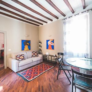 Beautiful apartament 2 minute walk from Colosseum
