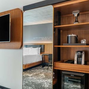 Chambre Accessible aux Personnes à Mobilité Réduite Lit Queen-Size