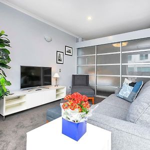 Deluxe Princes Wharf Apt l FREE WIFI&AIRCON