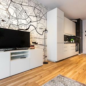 Novum Apartment With Parking