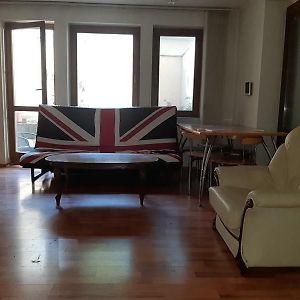 Appartement à 2 Chambres à Coucher