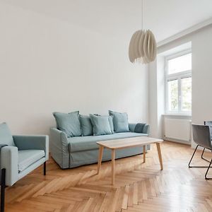 Appartement à 2 Chambres à Coucher