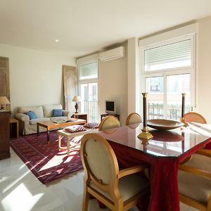 Appartement à 3 Chambres à Coucher