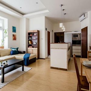 Appartement à 2 Chambres à Coucher