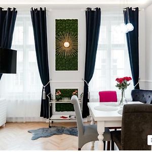 Vogue Apartment Near By Wenceslas Square