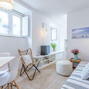 Renovated Typical Baixa Apartment, By Timecooler