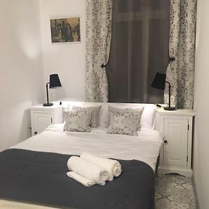 Suite à 2 Chambres à Coucher
