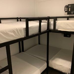 Chambre Juste Pour Hommes Dortoir