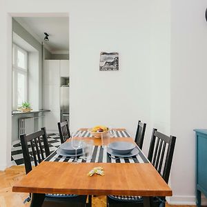 Oomph Warsaw Central Elegant Apartment