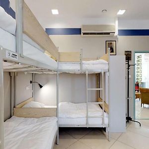 Dormitory Room Mixed
