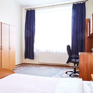 Appartement à 3 Chambres à Coucher