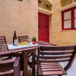 Valletta Main Street Apartment