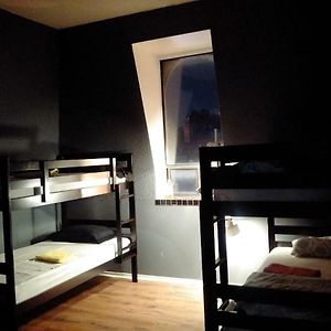 Chambre Juste Pour Hommes Dortoir