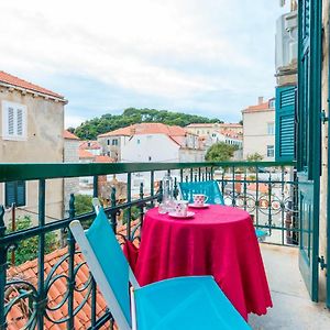 Elegant & Enchanting - Apartment At Old Town Entrance -