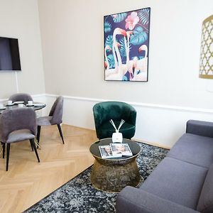 Appartement à 2 Chambres à Coucher