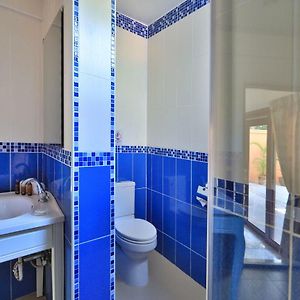 Villa à 4 Chambres à Coucher