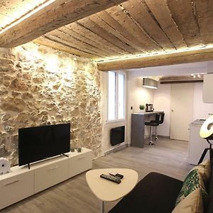 GregBnb-com - T2 Ancien et moderne - PARKING INCLUS - 15min Gare