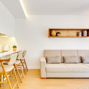 Wood Premium Downtown Apartment By Da'Home