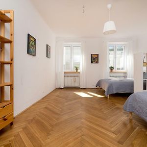 Royal Route Apartment For 10 People