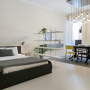 Baixa24 •P1L• Amplo Estudio Na Baixa Com Varanda