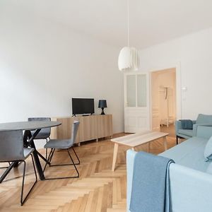 Universum Apartment 2