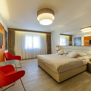 Suite à 2 Chambres à Coucher