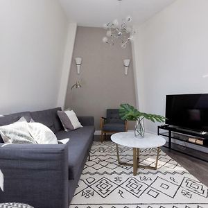 Appartement à 2 Chambres à Coucher