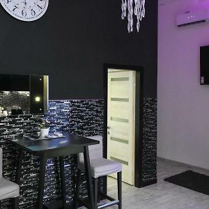 Modern Design Apartment In The City Center