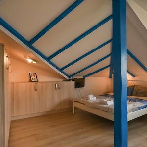 The Ivy House - A Cozy Attic Near The City Center By Flat Mаnager