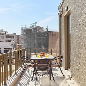 Spacious Suite W. Huge Balcony + Acropolis View