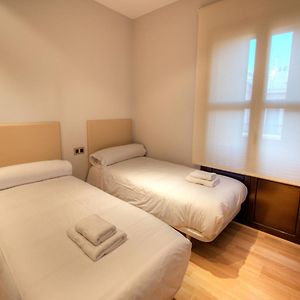 Chambre Mansardée Double à 3 Chambres à Coucher