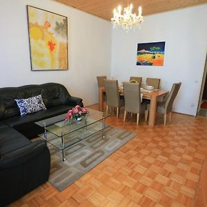 Appartement à 2 Chambres à Coucher