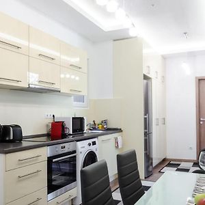 Appartement à 3 Chambres à Coucher