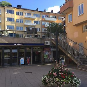 Central Stockholm With Free Airport Pickup