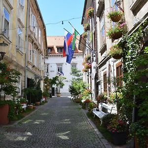 Codelli Deluxe City Centre Apartments