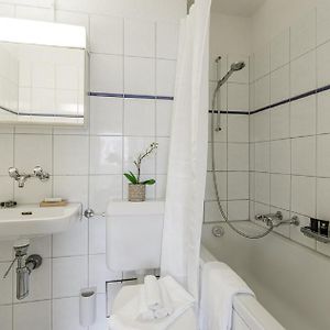 Appartement de Luxe à 2 Chambres à Coucher