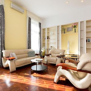 Luxury central Apartment