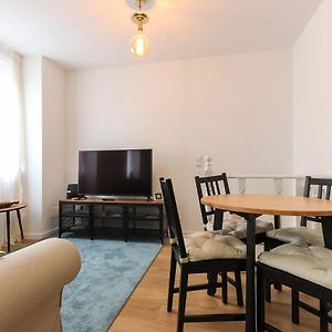 Appartement à 3 Chambres à Coucher