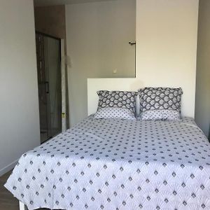Studio Lit King-Size