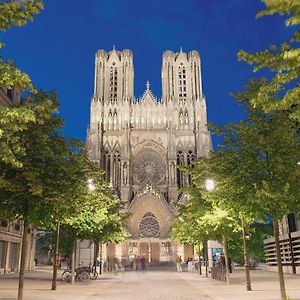 Le cœur de Reims, la mairie et le Boulingrin