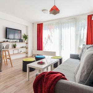 Modern Four Bedroom Apartment In Palace District