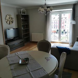 Appartement à 2 Chambres à Coucher