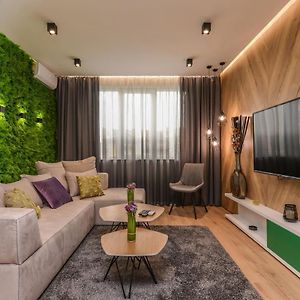 Urban Eden - Lux & Style, 2-Bedroom, 2-Bathroom