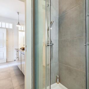 Appartement de Luxe à 2 Chambres à Coucher